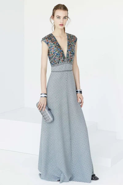 Look 16